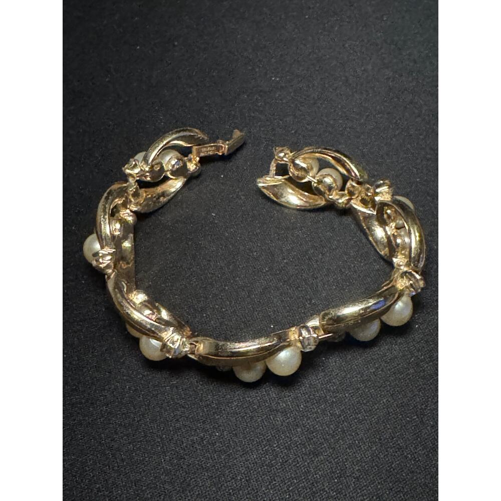 Vintage Trifari Faux Pearls & CZ Fold Over Clasp Bracelet 6.75